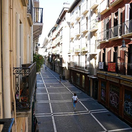 Espacioso Apartamento En El Centro De Pamplona Bagian luar foto