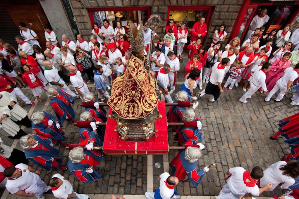 Espacioso Apartamento En El Centro De Pamplona Bagian luar foto
